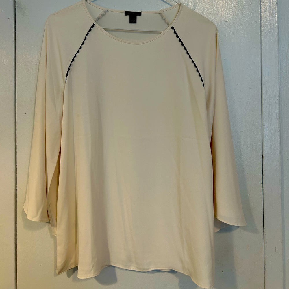 Ann-Taylor Knit Blouse in White